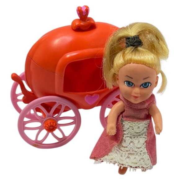 Vintage Doll Hasbro Storykins Lot Cinderella and Pumpkin Carriage & 3 Bear Table - Picture 4 of 14